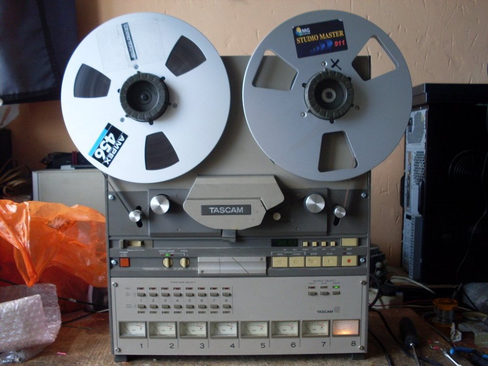 tascam48.thumb.jpg.0ef06feeb08792bae4979f182f72b185.jpg